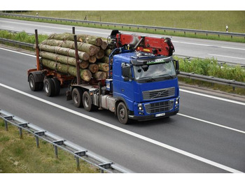 VOLVO FH16 700 6×4 - Camião de transporte de madeira: foto 2