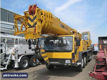 XCMG QY70K 8x4 crane truck - Grua móvel